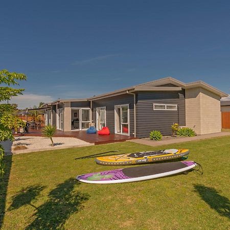 Modern Beach Pad - Whitianga Holiday Home エクステリア 写真